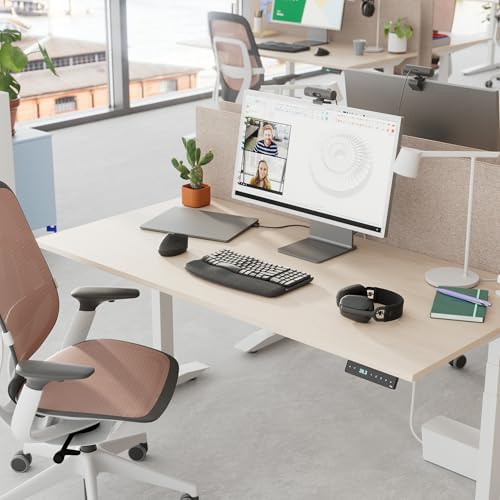 Logitech Brio 505 Full HD webcam with auto light correction, auto-framing, Show Mode, dual noise reduction mics, privacy shutter - Works with Microsoft Teams, Google Meet, Zoom - Grey Logitech